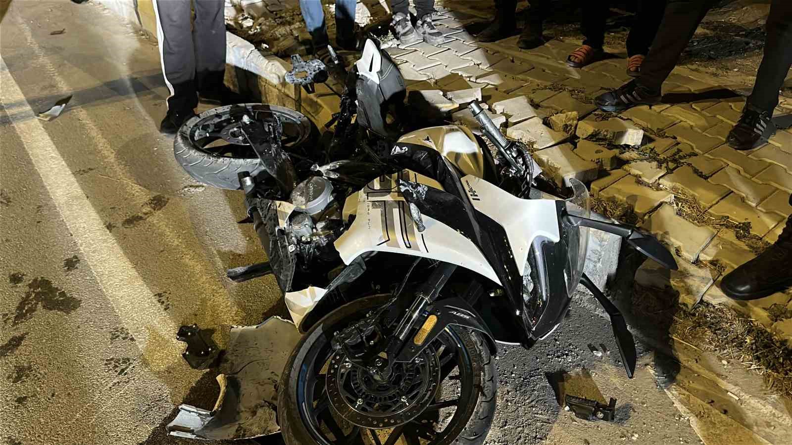Aksaray’da otomobil ile motosiklet çarpıştı: 2 çocuk ağır yaralı