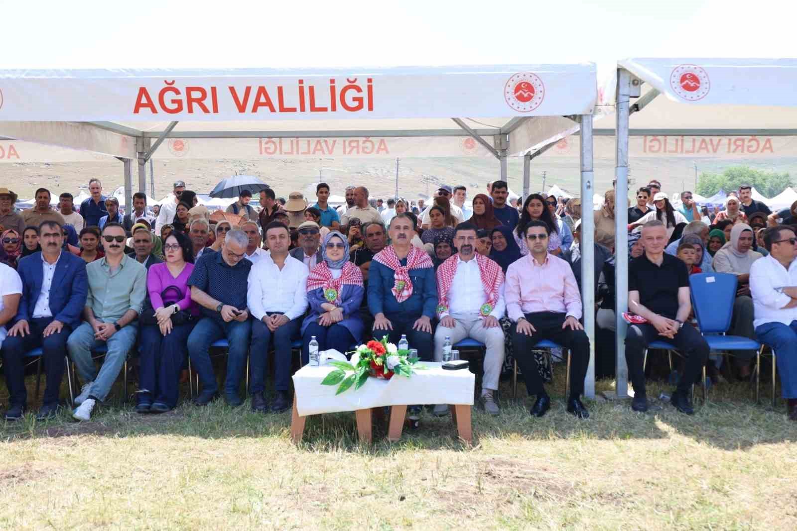 Vali Bozkurt: "Türkiye’nin en yüksek rakımlı tatlı su gölü Balık Gölü ülkemizin ortak mirasıdır"