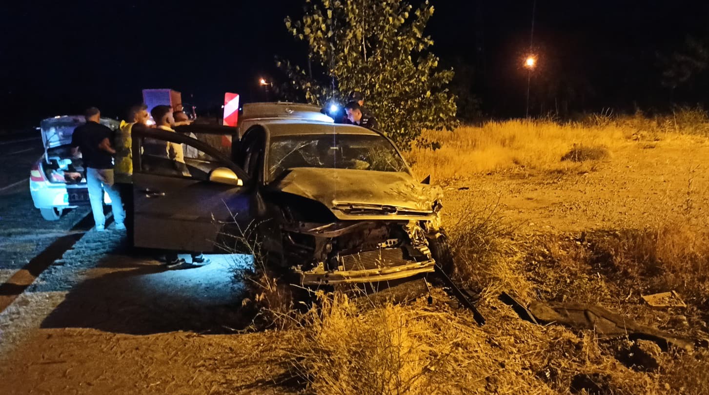 Tır ile iki otomobil çarpıştı: 7 yaralı