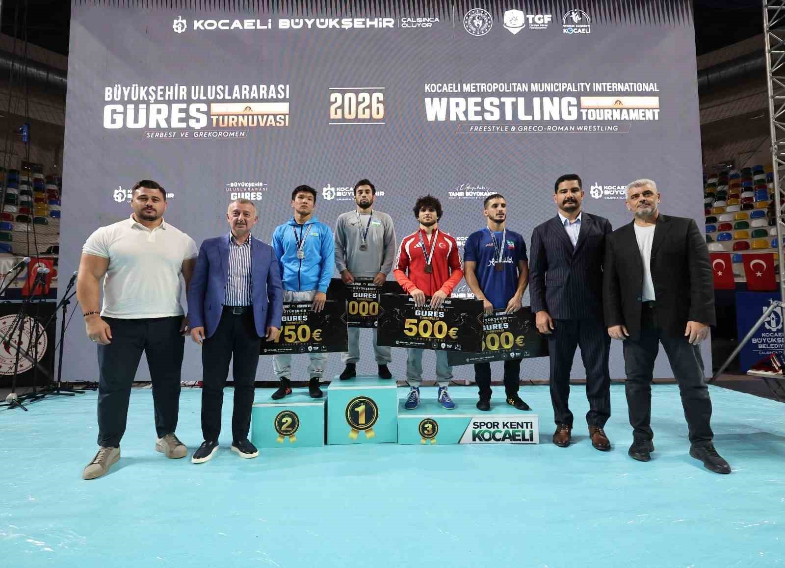 Uluslararası güreş turnuvasında Türk sporcular 27 madalya kazandı