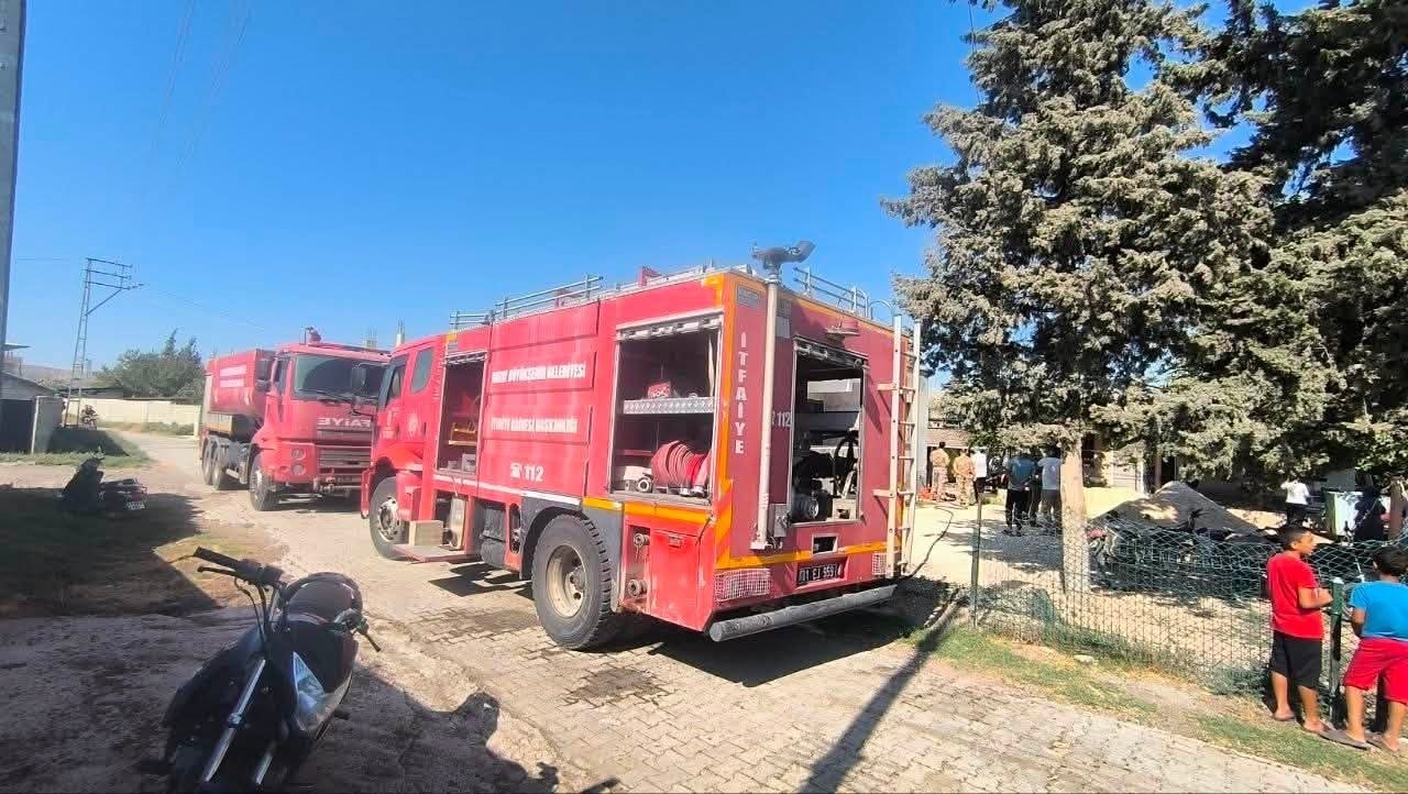 Kırıkhan’da yanan ev kullanılmaz hale geldi