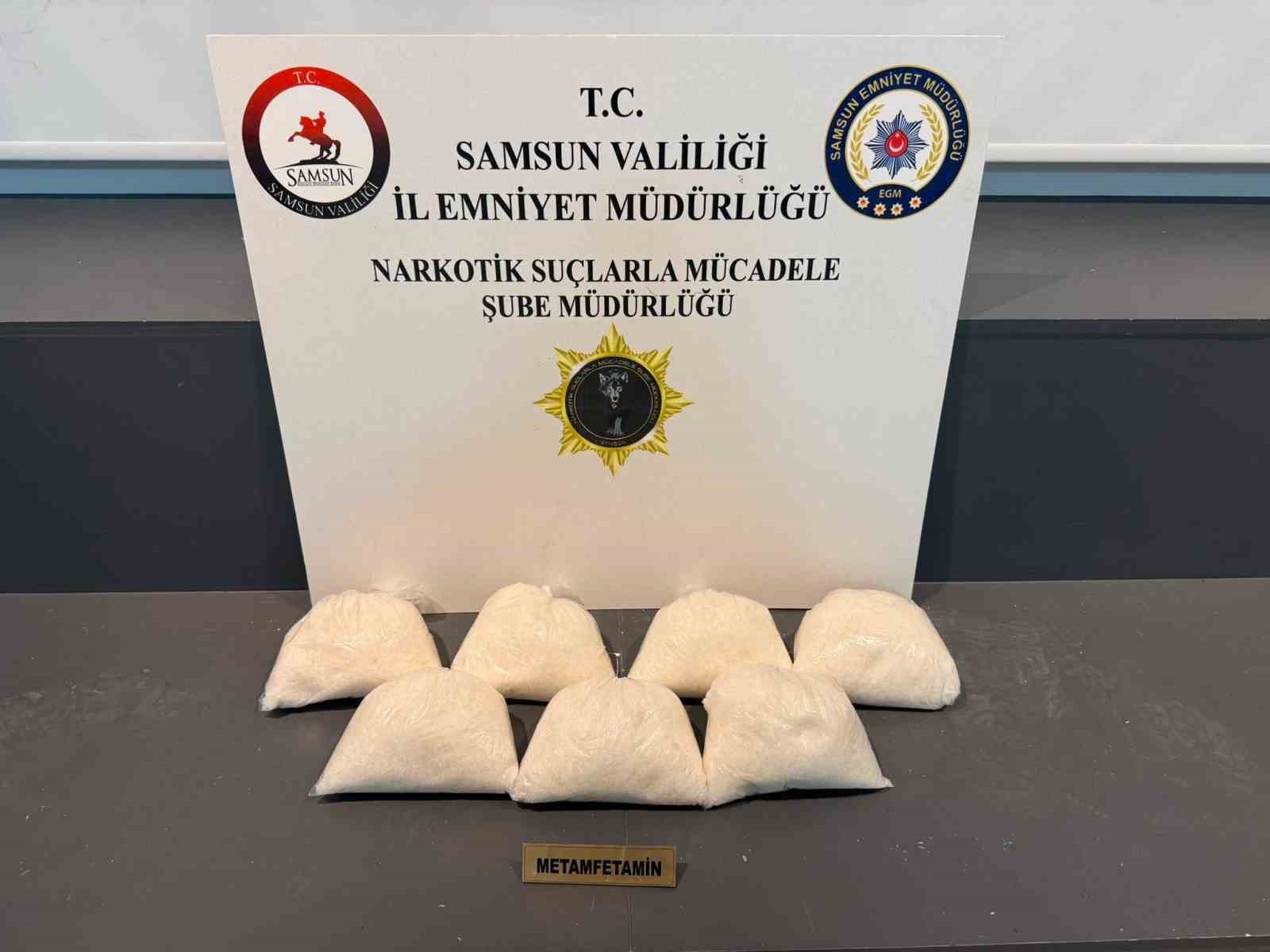 Tırın gizli bölmesinde 7 kilo metamfetamin ele geçirildi