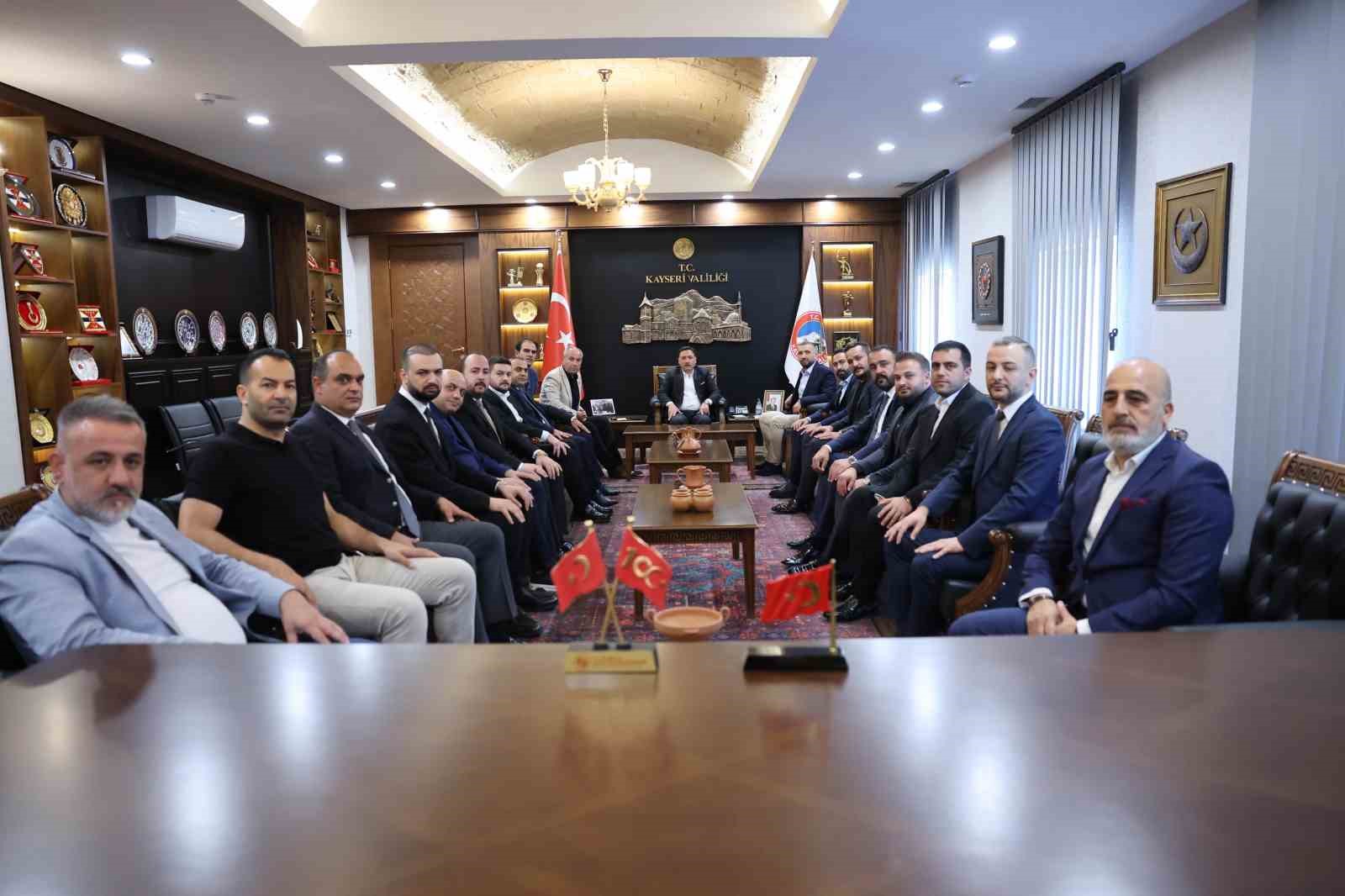 Erciyes 38 FK yönetiminden Vali Çiçek’e ziyaret