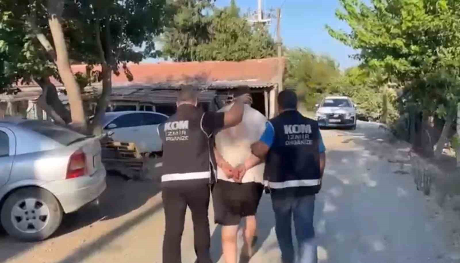İzmir merkezli 3 ilde haraç çetesine operasyon