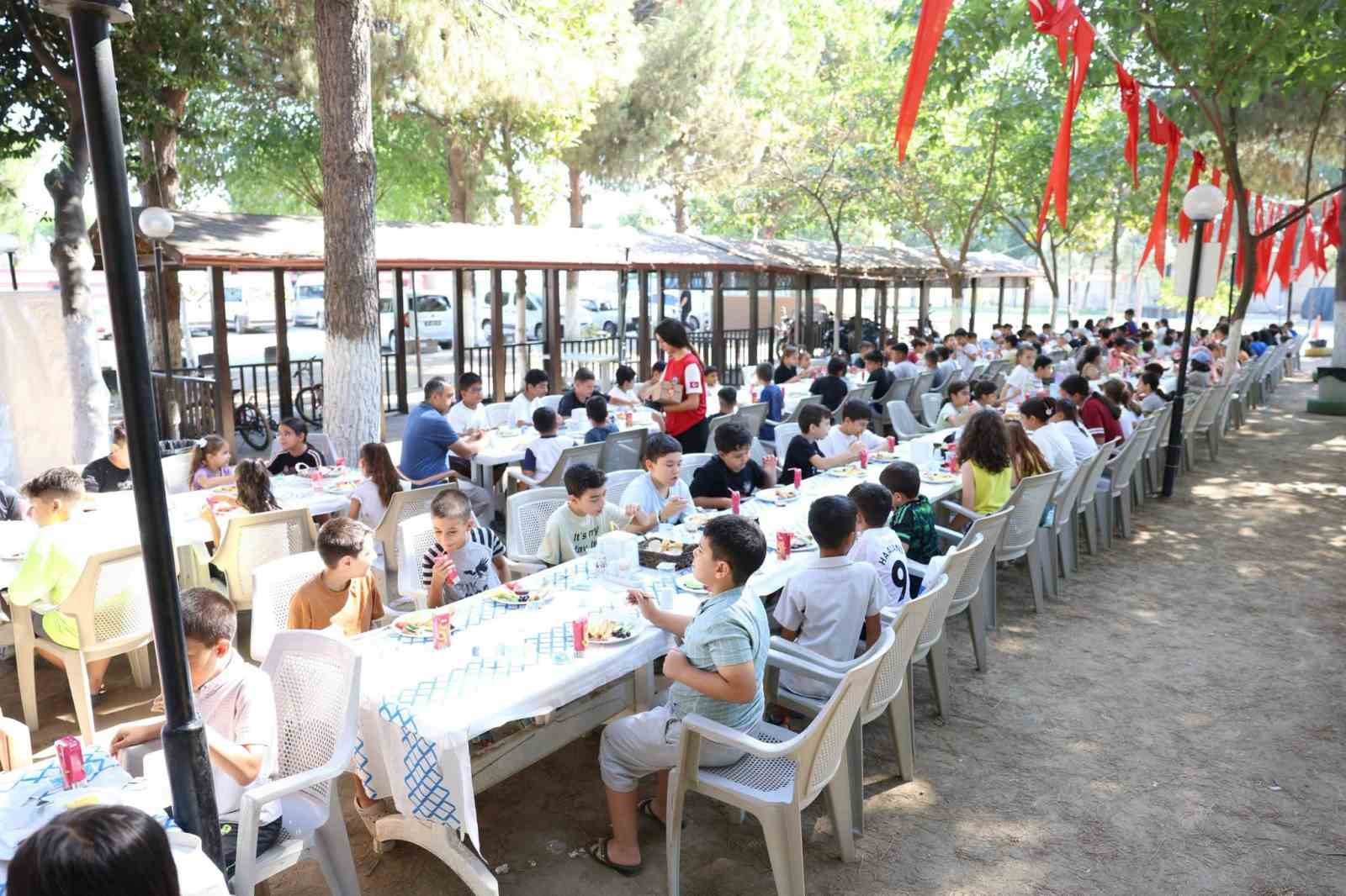 Başkan Kaya: "Çocuklarımızın eğitim hayatında yanlarında olmaya devam edeceğiz"