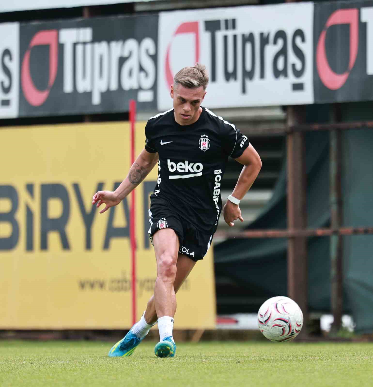 Beşiktaş’ta Leandro Trossard ilk antrenmanına çıktı