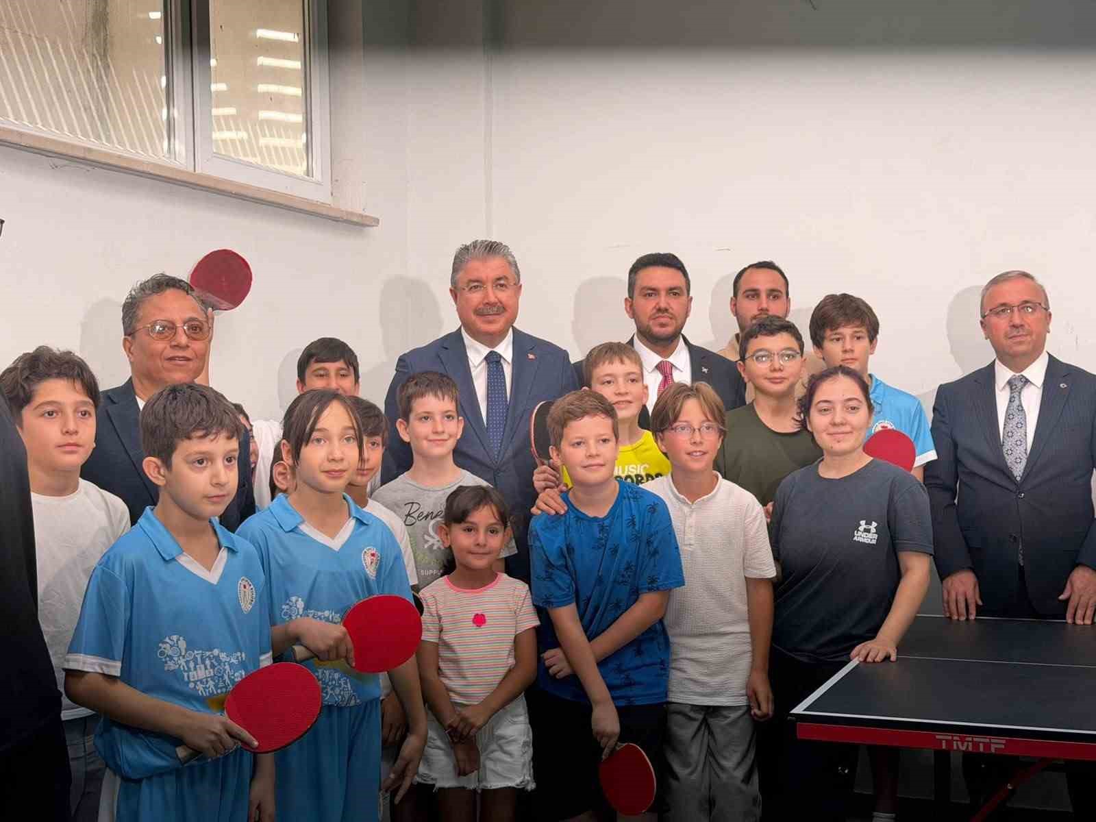 TÜGVA Eskişehir Yaz Okulu’na Vali Yılmaz’dan anlamlı ziyaret