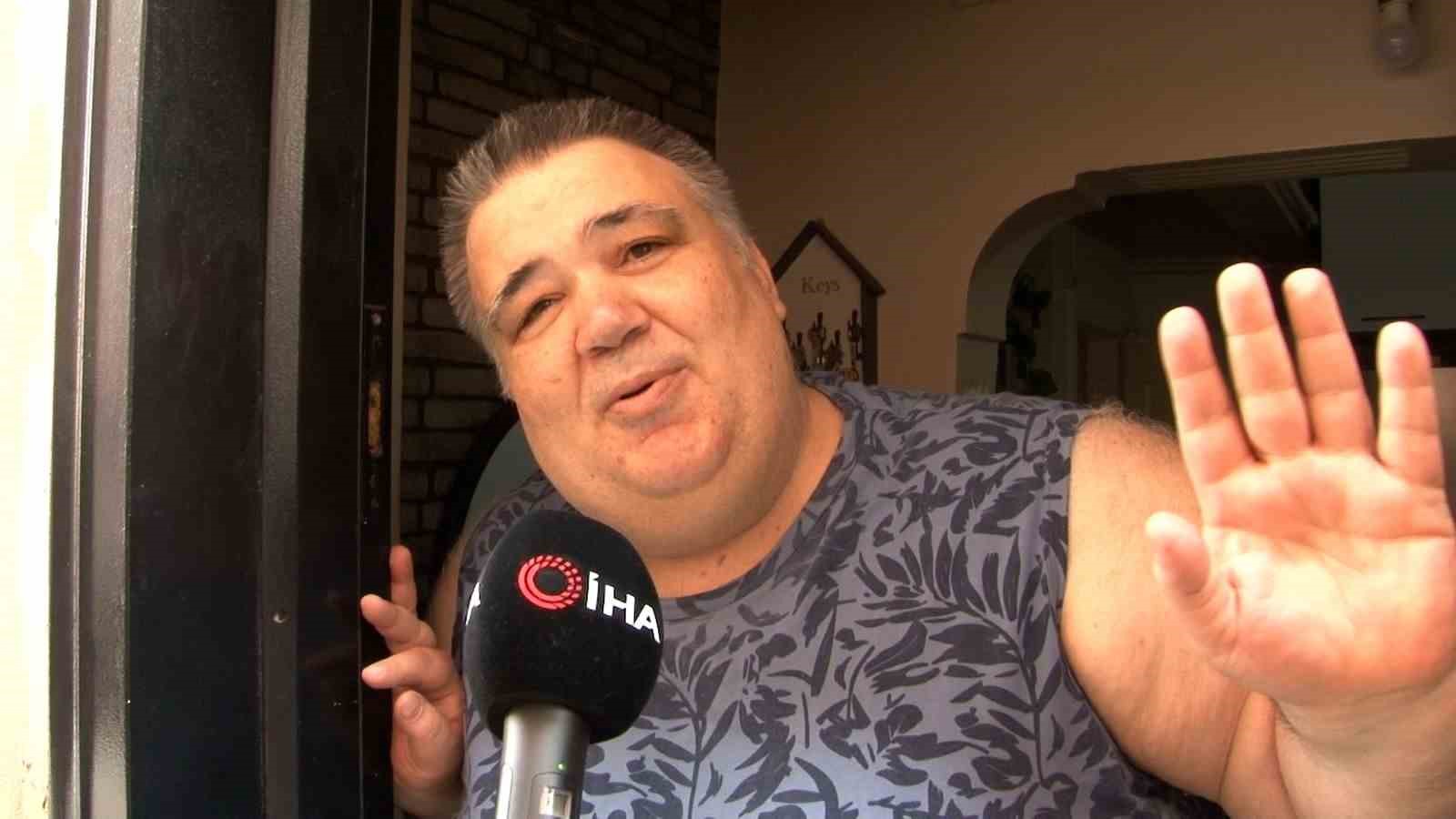 Eyüpsultan’da üzerinden borular geçen türbe harabeye döndü