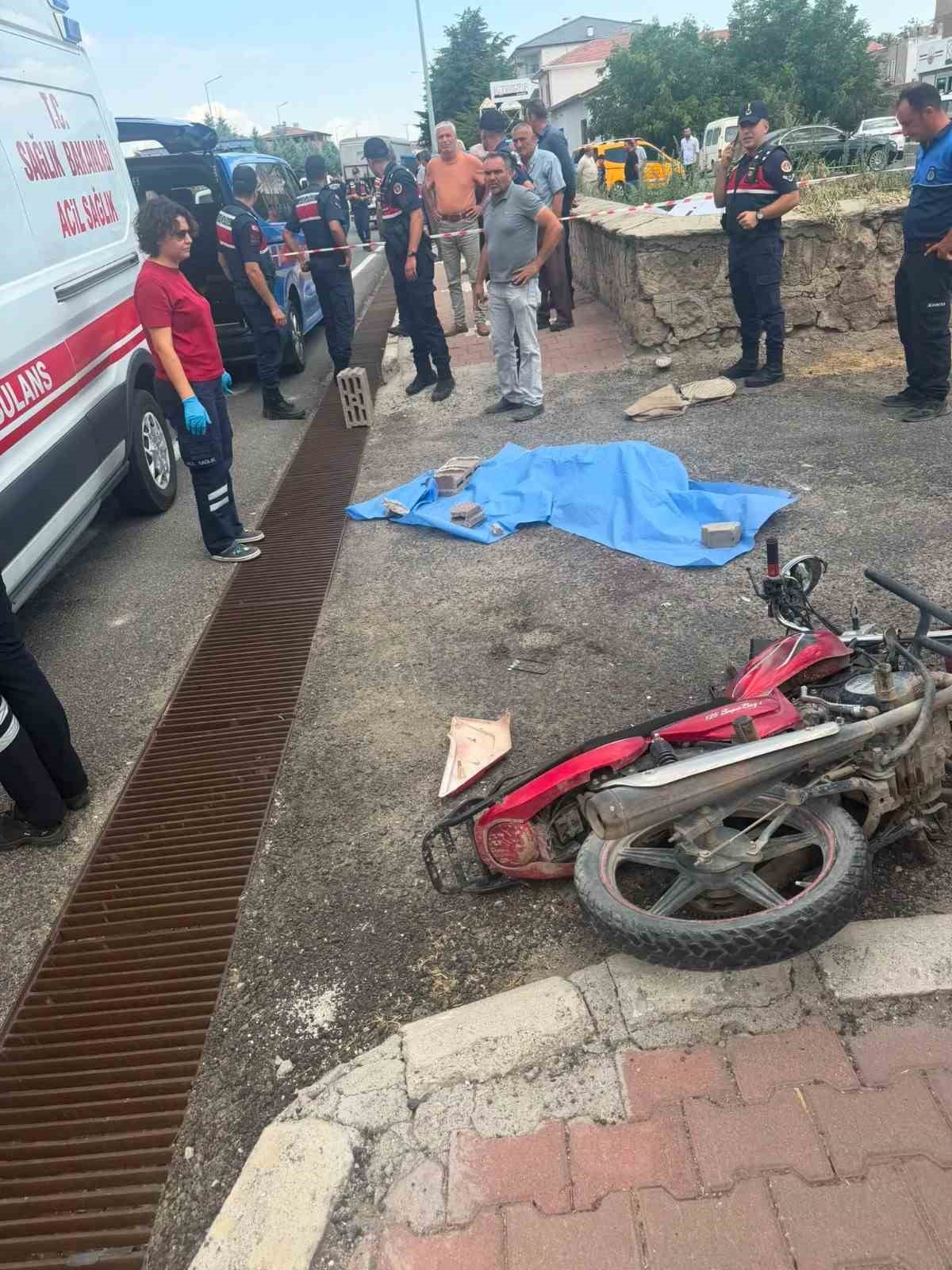 13 yaşındaki motosiklet sürücüsünün öldüğü kaza güvenlik kamerasında