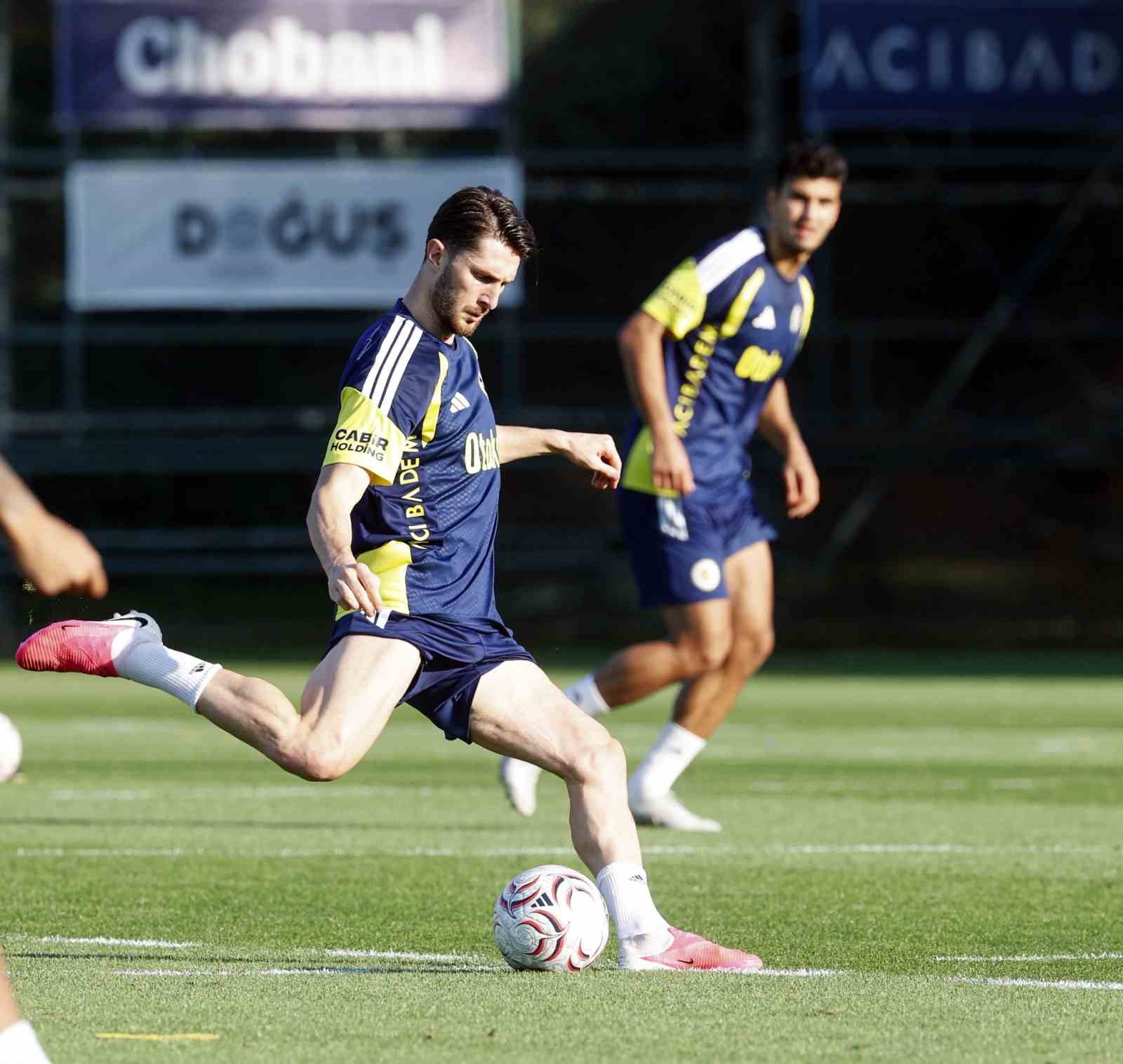 Fenerbahçe, Sturm Graz maçı hazırlıklarını sürdürdü