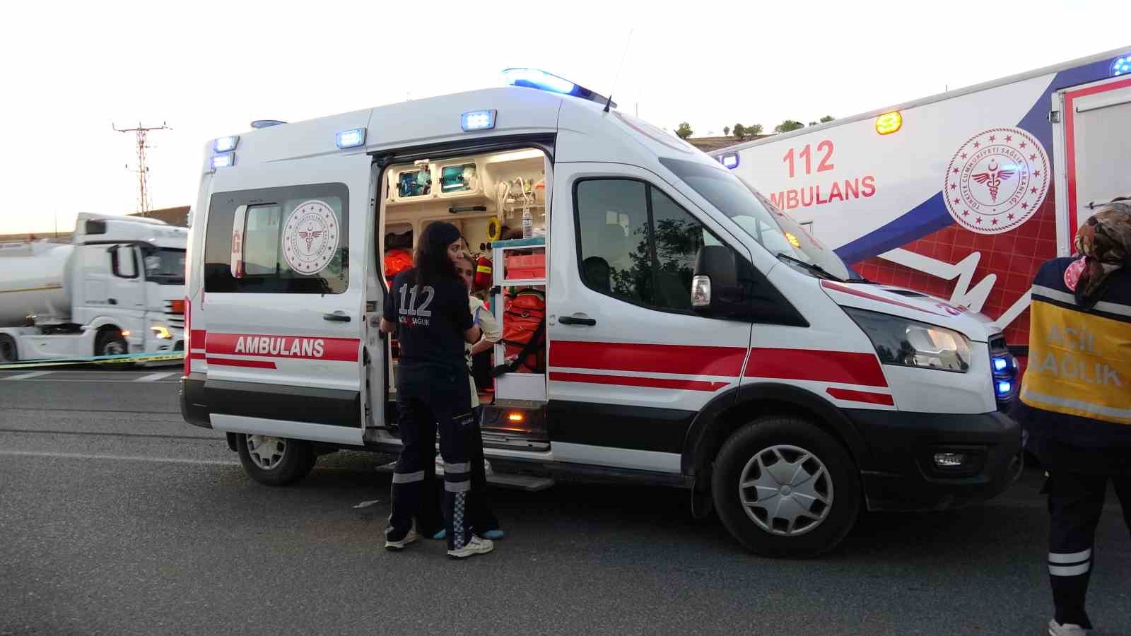 Malatya’da tarım işçilerini taşıyan minibüs tıra çarptı: 19 yaralı