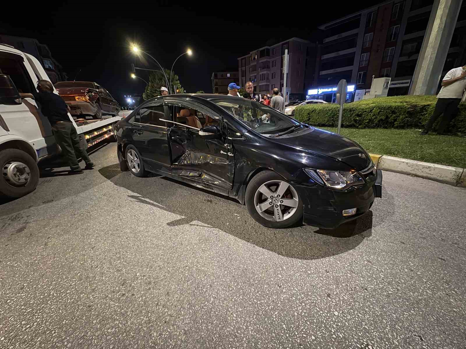 Çorum’da kaza mahallinde arbede: Yardım etmek isteyen genç, alkollü sürücü tarafından darp edildi