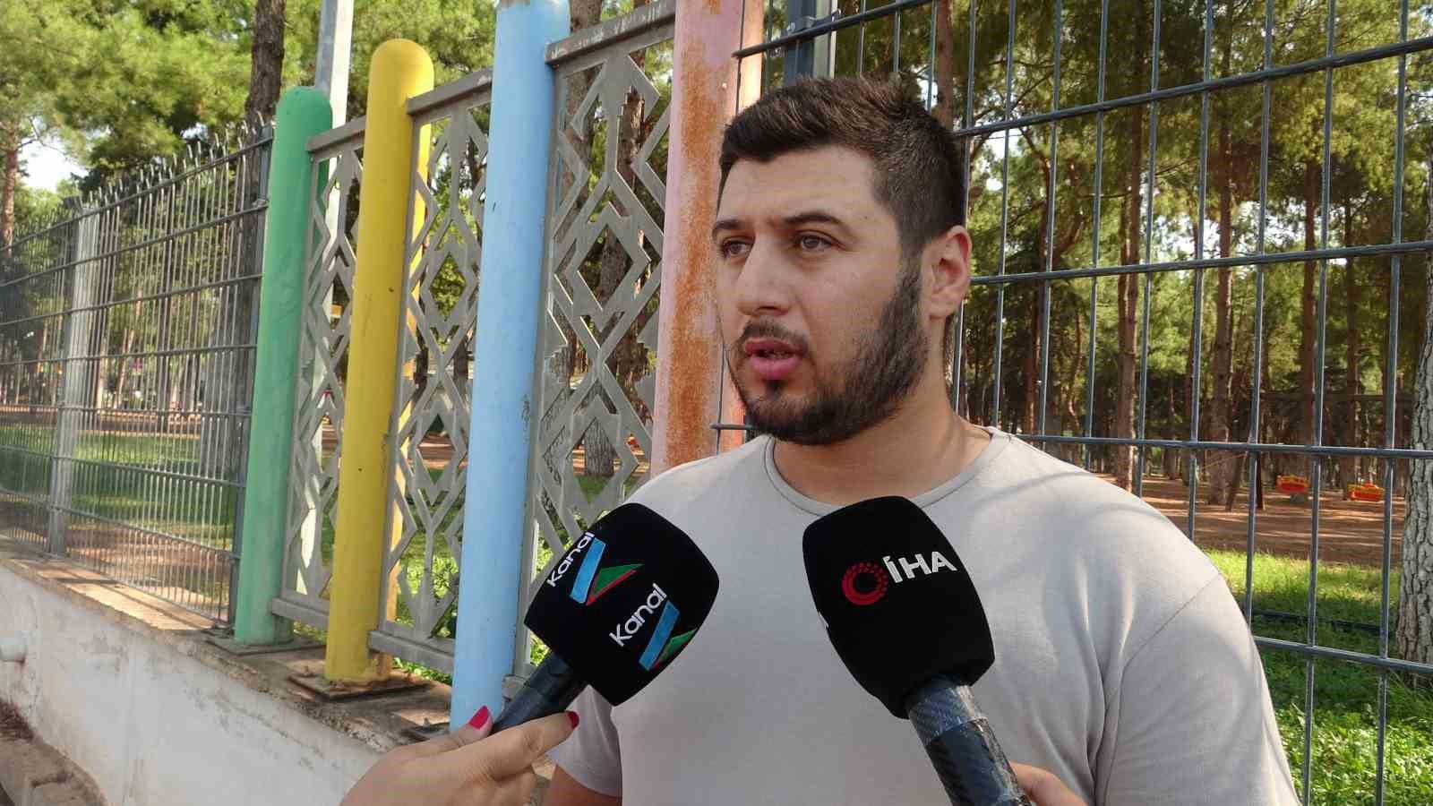 Sipariş almaya gittiği işletmede döner bıçaklı saldırıya uğradı, eline 30 dikiş atıldı