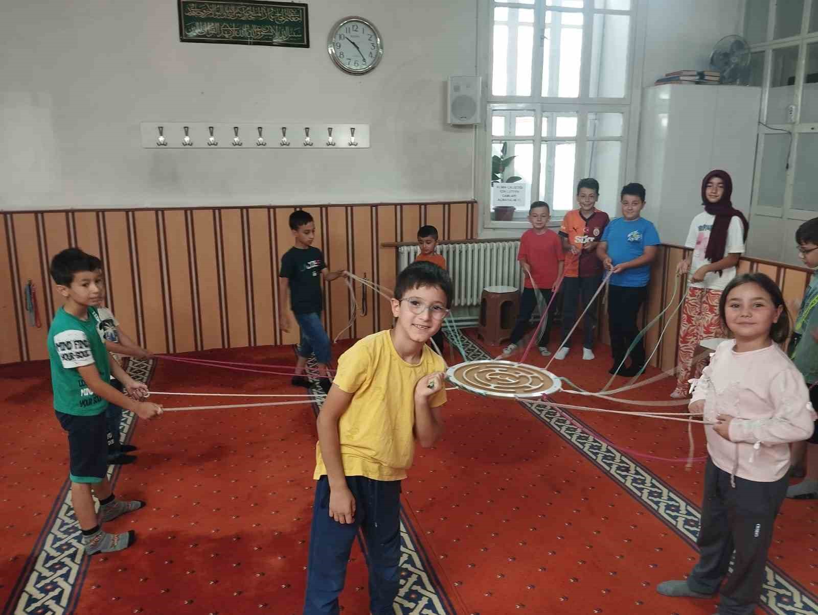 Şuhut’ta Yaz Kur’an Kursu öğrencilerine "Dijital Köprüler" etkinliği