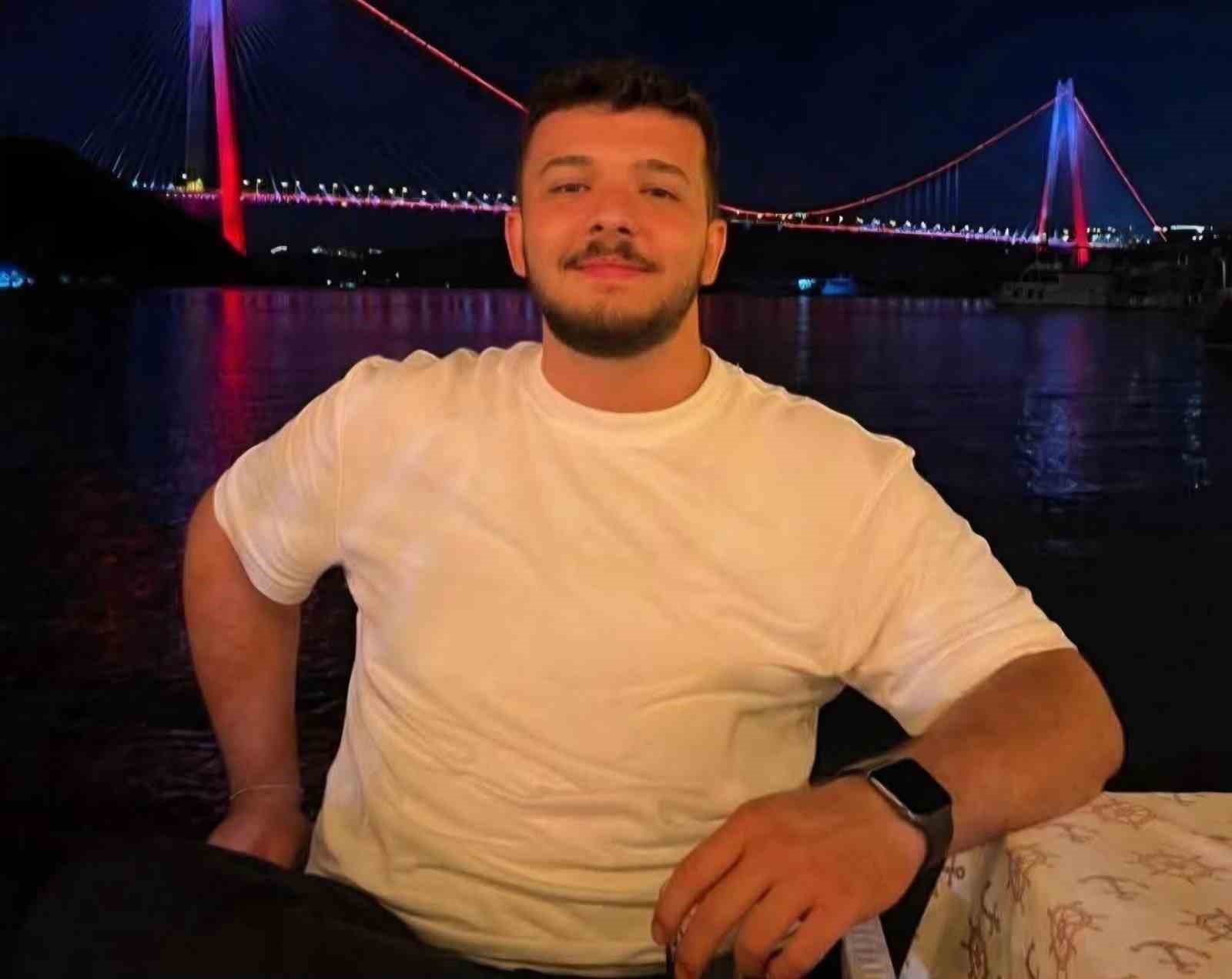 Yatağında ölü bulunan 21 yaşındaki genç son yolculuğuna uğurlandı
