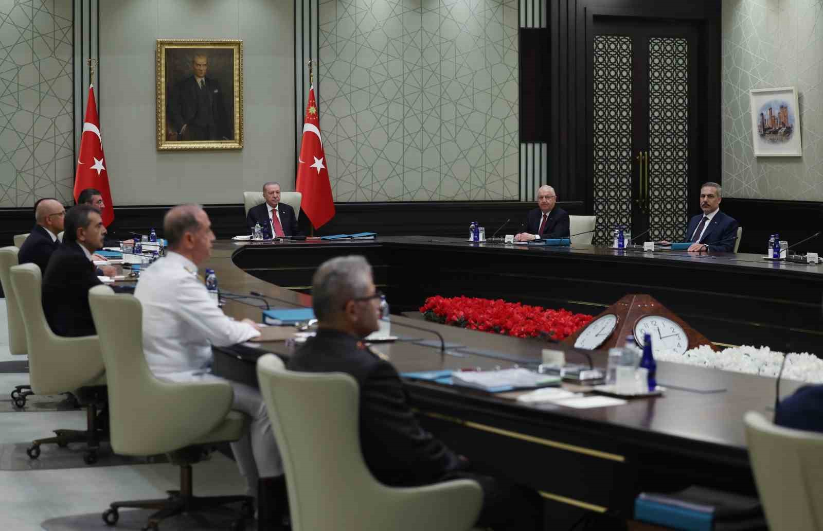 Cumhurbaşkanı Erdoğan başkanlığında gerçekleştirilen Yüksek Askeri Şura toplantısı sona erdi.