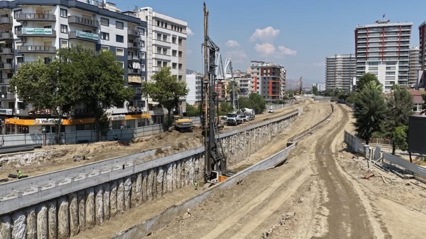 Aydın’da Yeni Dörtyol Köprülü Kavşağı’nda çalışmalar hız kesmiyor