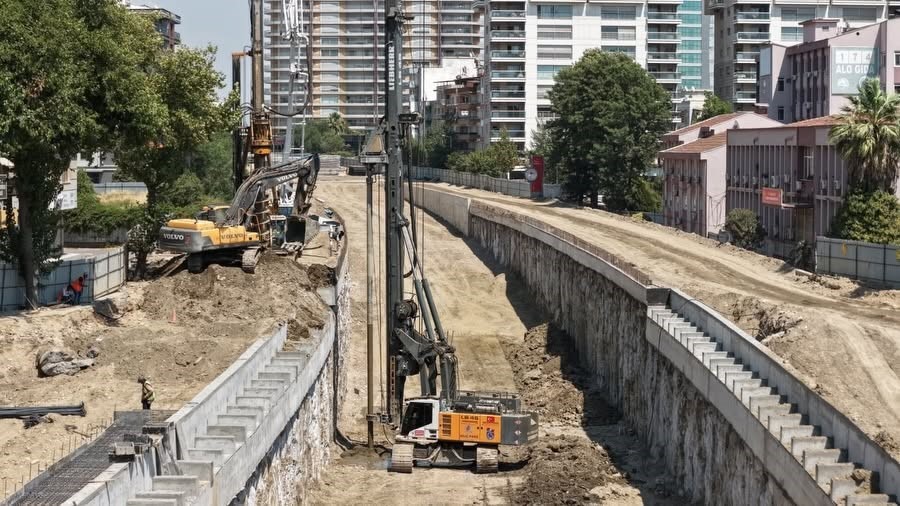 Aydın’da Yeni Dörtyol Köprülü Kavşağı’nda çalışmalar hız kesmiyor