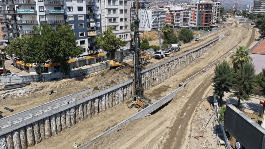 Aydın’da Yeni Dörtyol Köprülü Kavşağı’nda çalışmalar hız kesmiyor