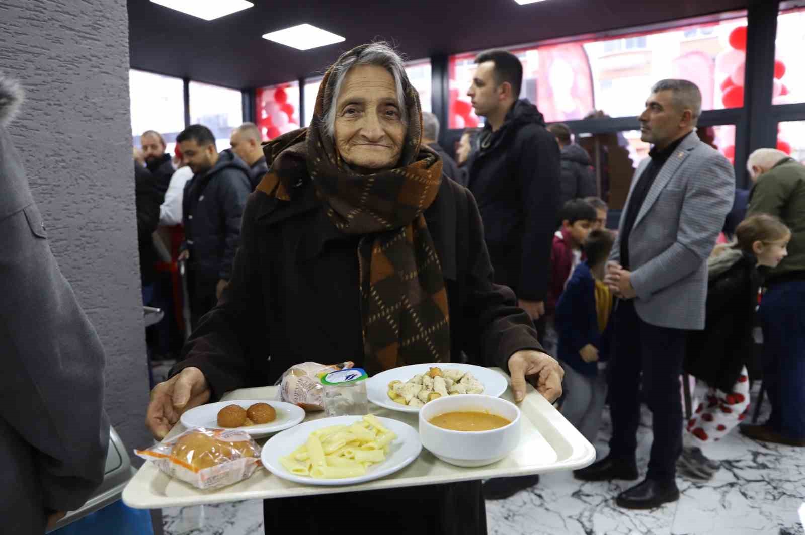 Kent Lokantaları çeyrek milyon öğüne ulaştı