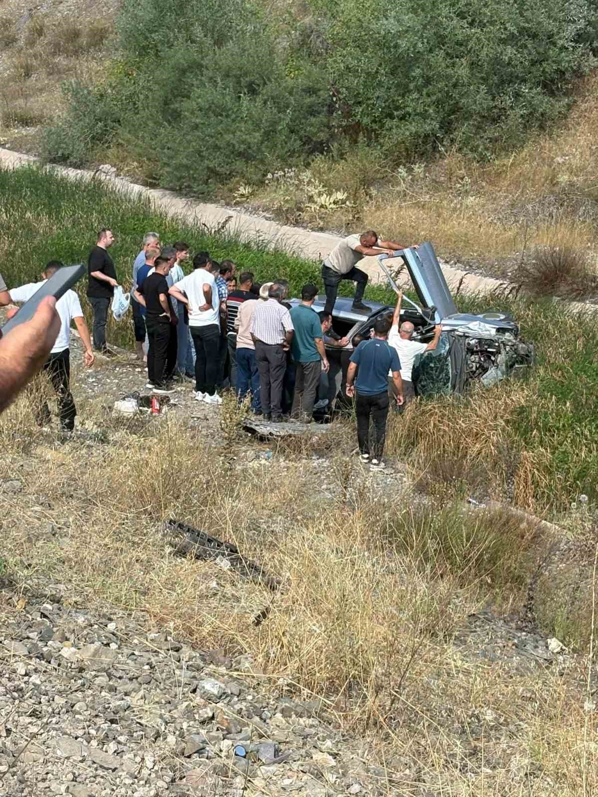Anne ve 2 yaşındaki oğlu kazada yaralandı
