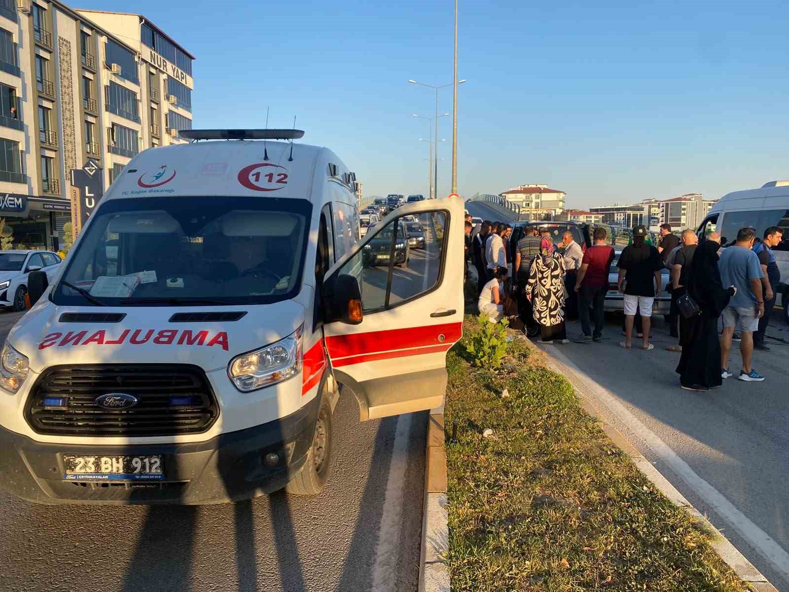 Elazığ’da zincirleme trafik kazası: 3 yaralı