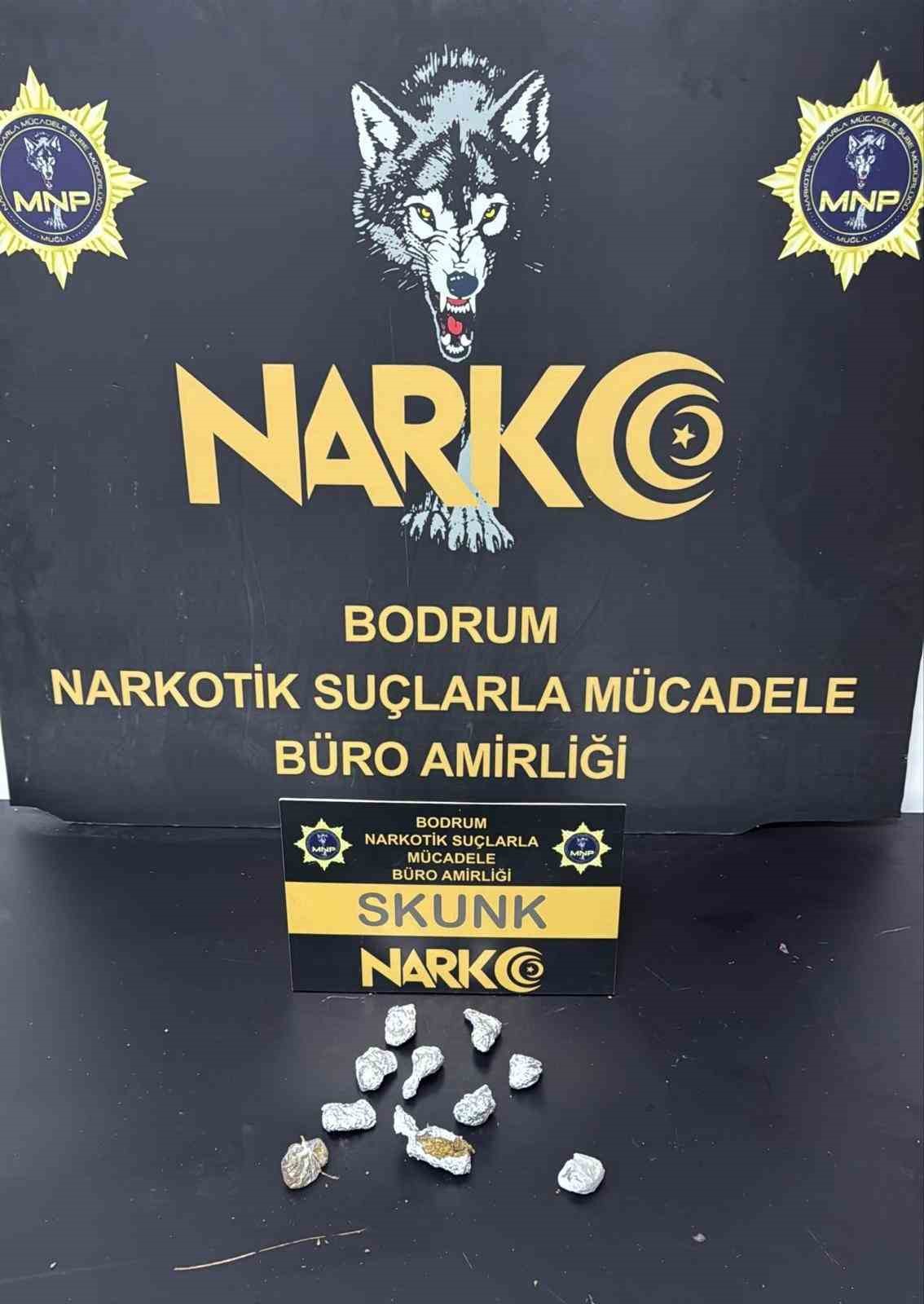 Uyuşturucu şüphelileri dronla yakalandı