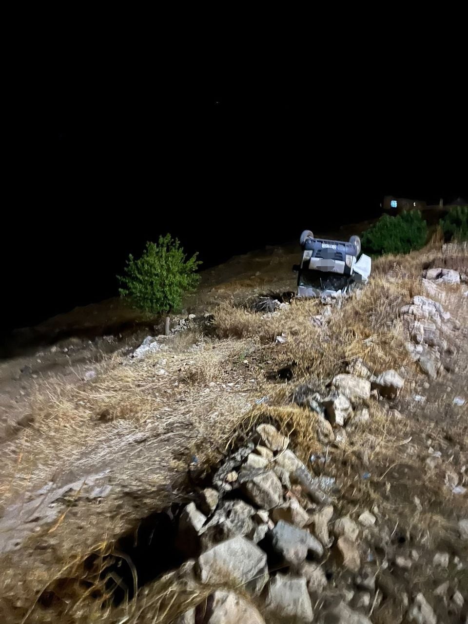 Batman’da minibüs şarampole yuvarlandı: 5 yaralı