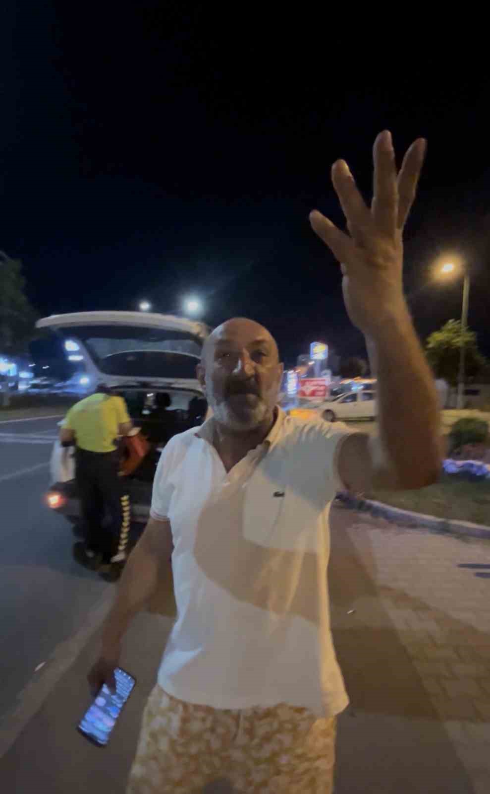 Ehliyetsiz ve alkollü yakalandı, rahat tavırları şaşırttı