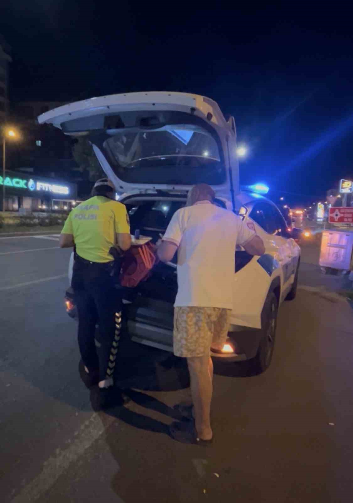 Ehliyetsiz ve alkollü yakalandı, rahat tavırları şaşırttı