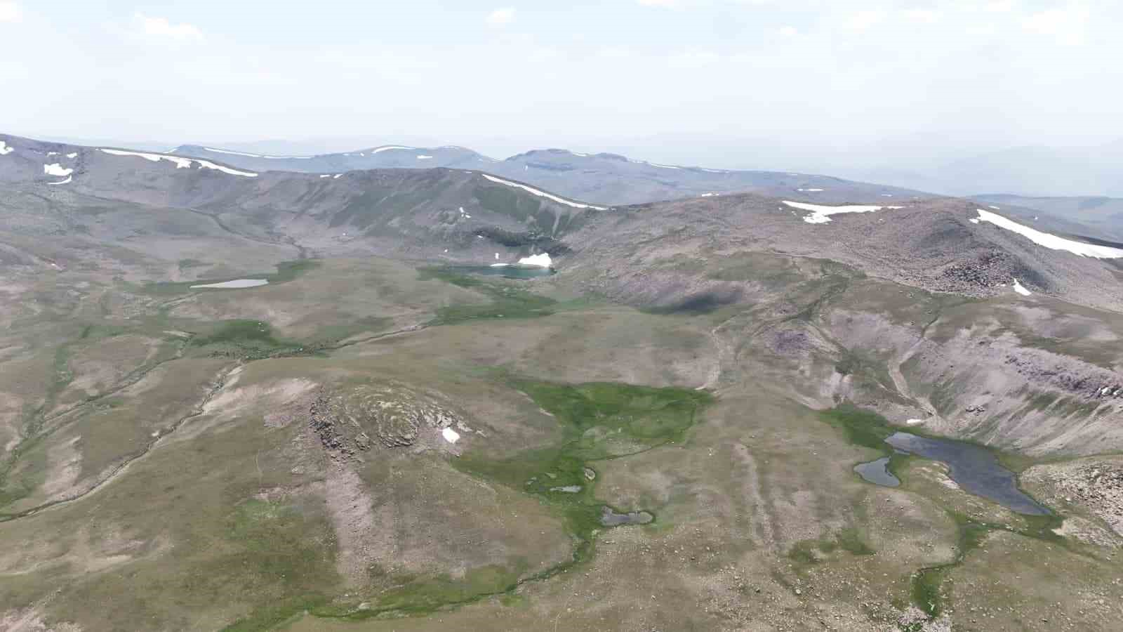 Doğa tutkunlarının yeni gözdesi: Erzurum’un saklı güzelliği ‘Mescit Dağı’ keşfedilmeyi bekliyor