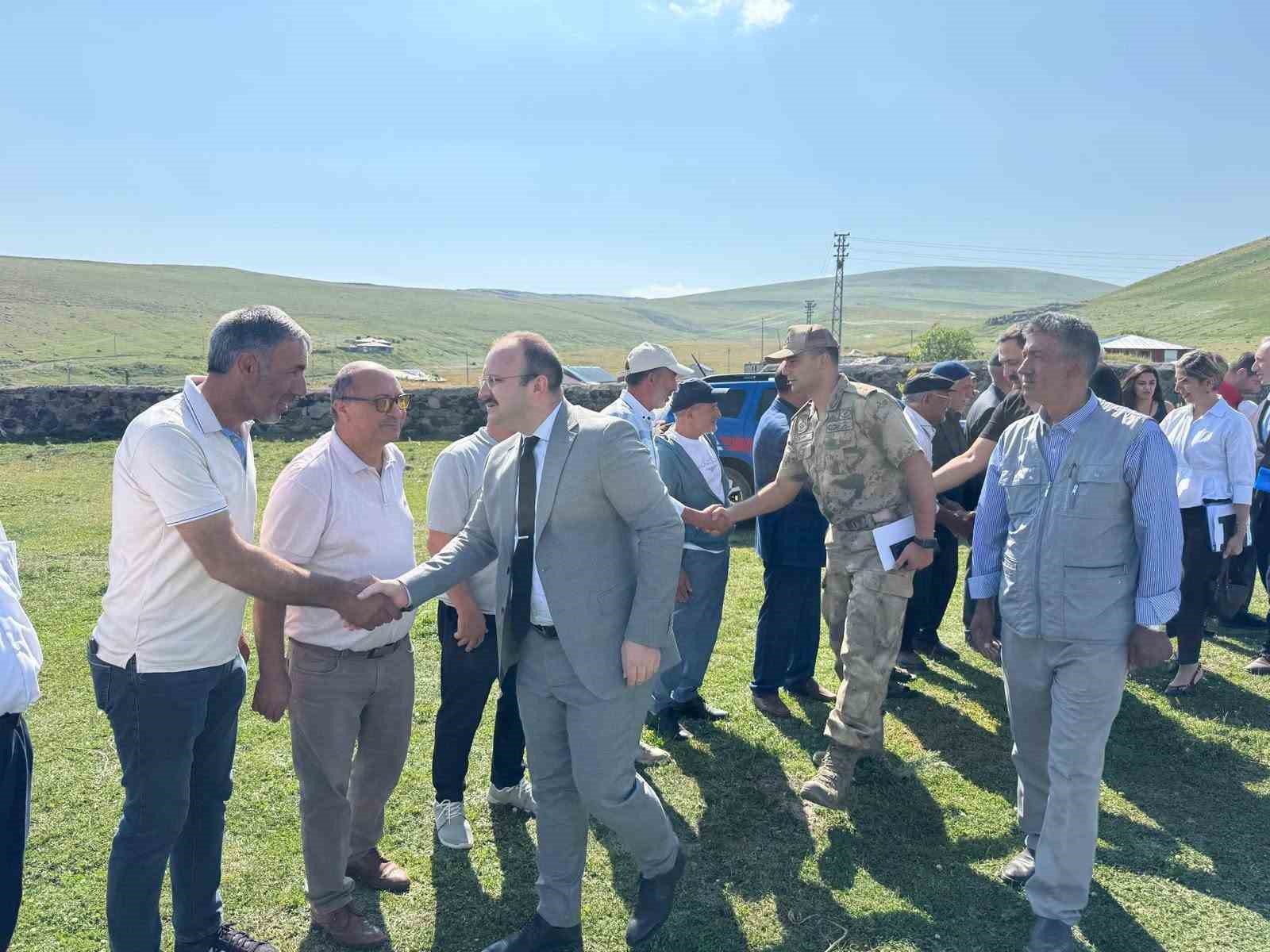Arpaçay’da köylerin ihtiyaçları yerinde incelendi