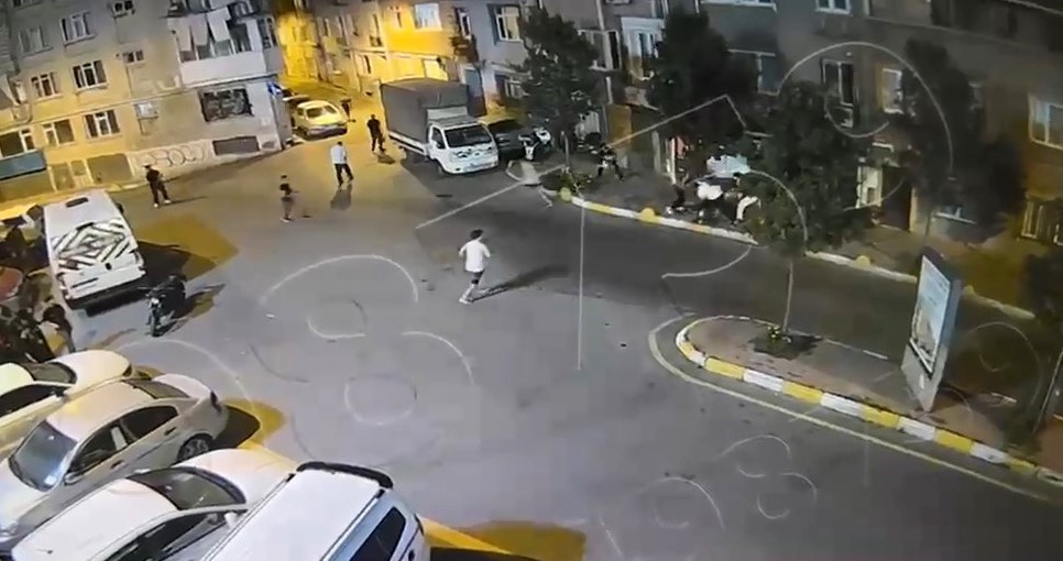 Fatih’te barışma buluşması kanlı bitti: 19 yaşındaki genç hayatını kaybetti