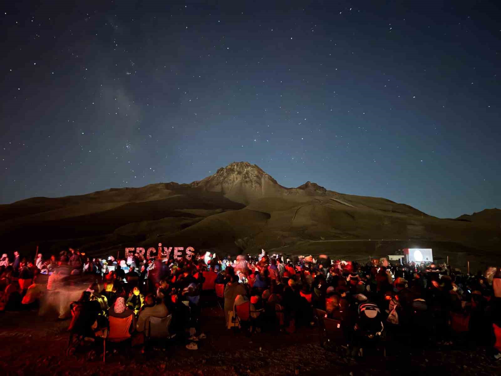 Büyükşehir, gökyüzü tutkunlarını meteor yağmuru şöleni için Erciyes’te buluşturacak
