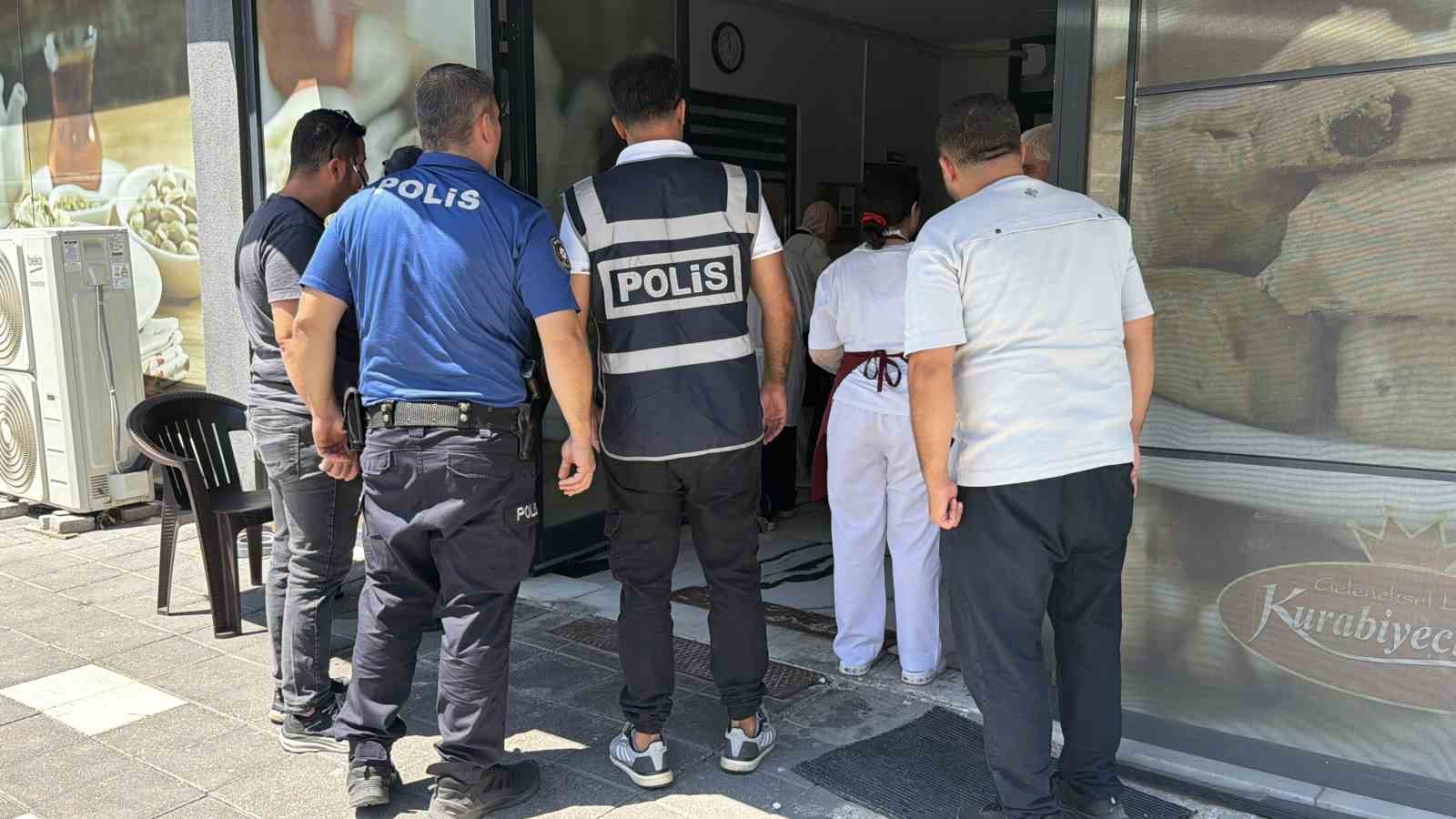 Bolu’da hamur makinesine kaptırdığı eli bileğinden koptu: İşçiler fenalık geçirdi
