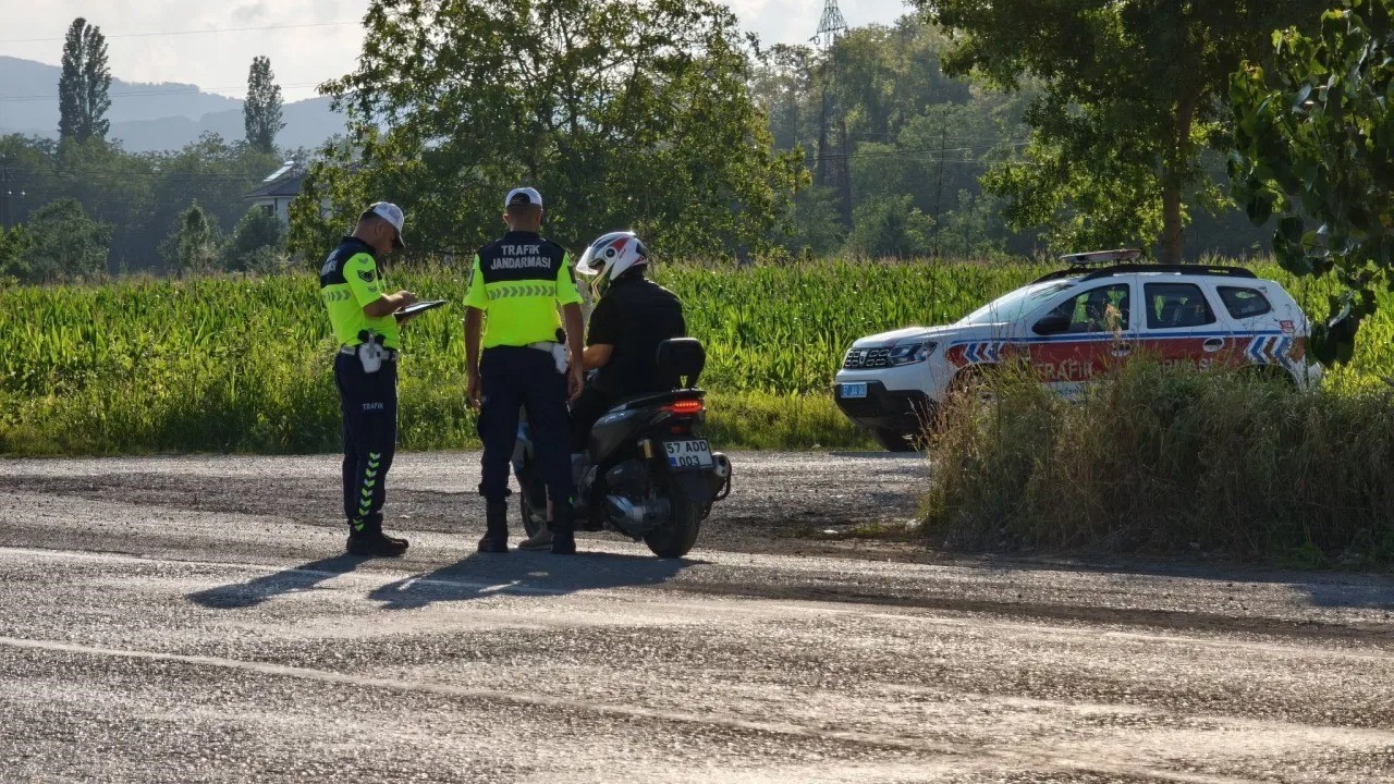 Sinop’ta jandarmadan trafik güvenliği için 7/24 denetim