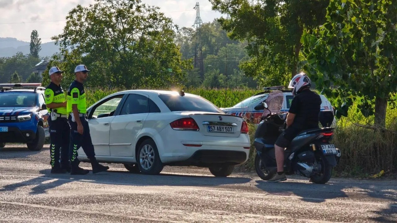 Sinop’ta jandarmadan trafik güvenliği için 7/24 denetim