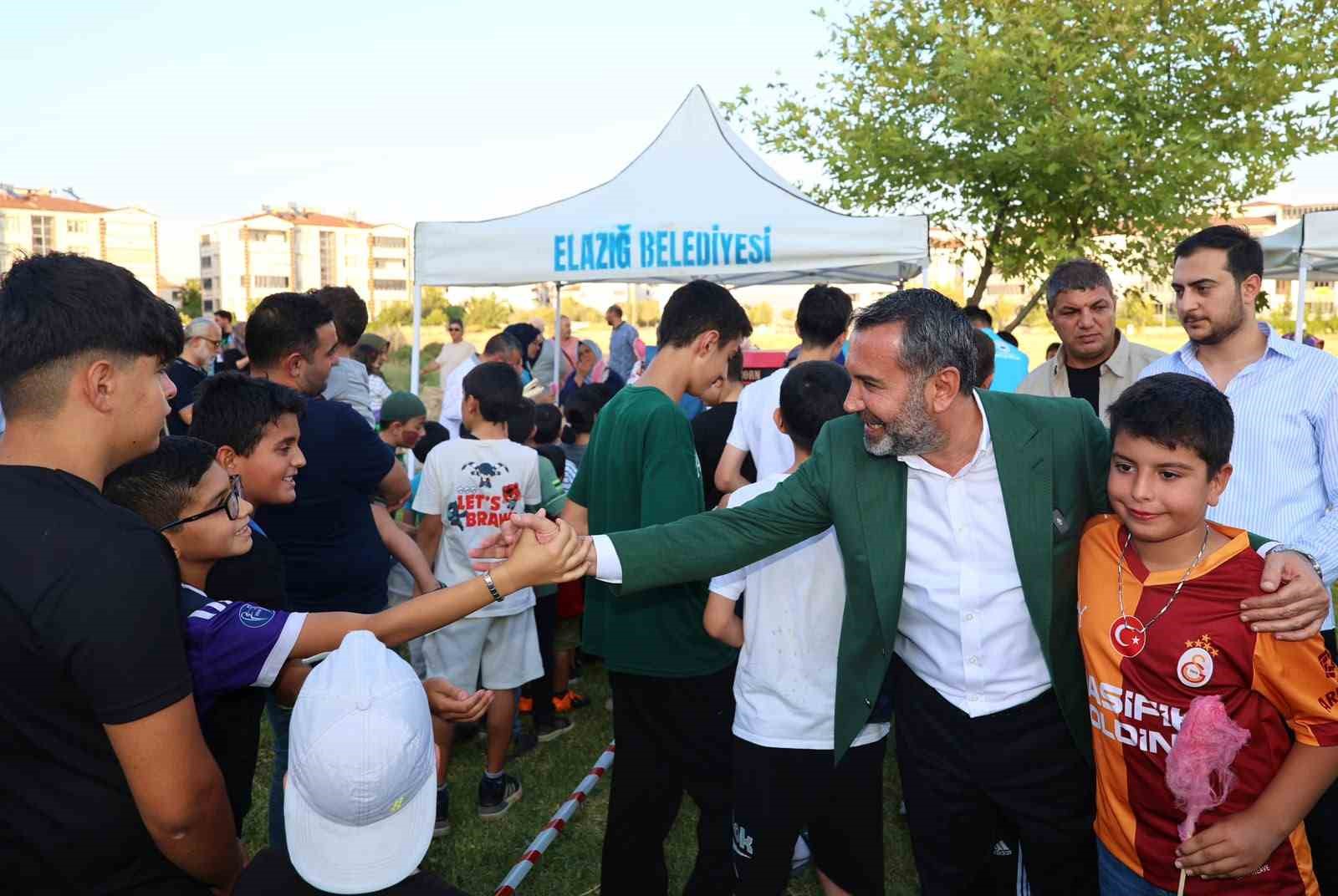 Başkan Şerifoğulları çocuklarla buluştu
