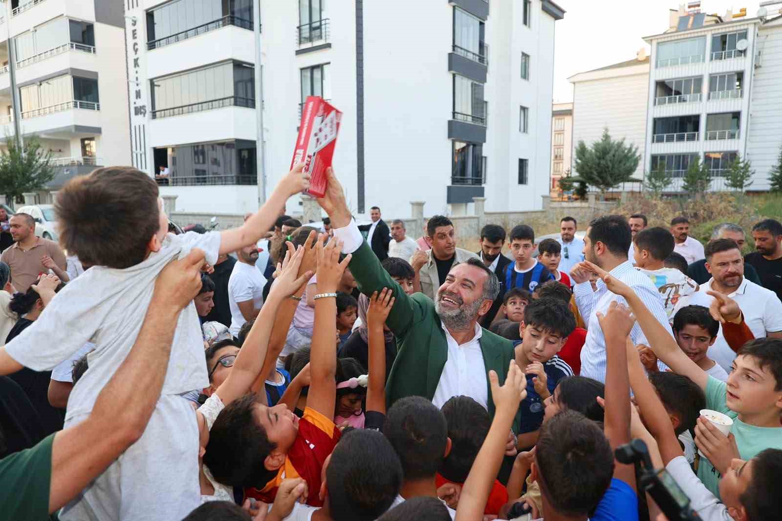 Başkan Şerifoğulları çocuklarla buluştu