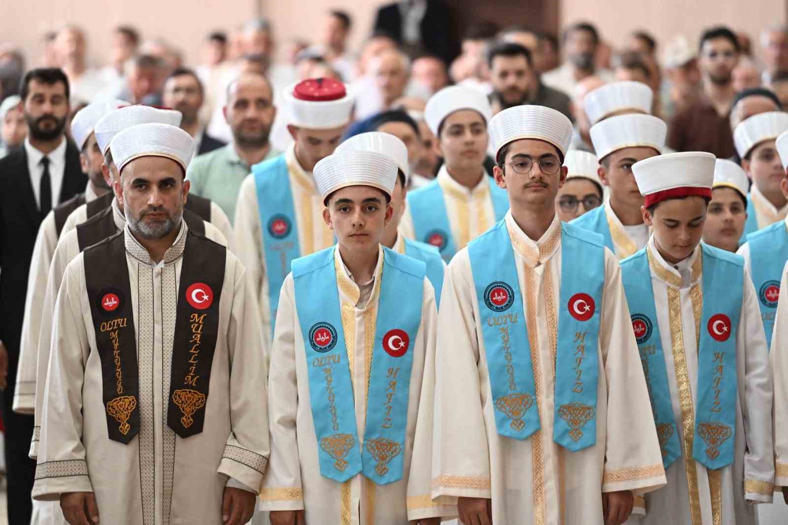 Oltu’da 54 hafız için icazet merasimi düzenlendi