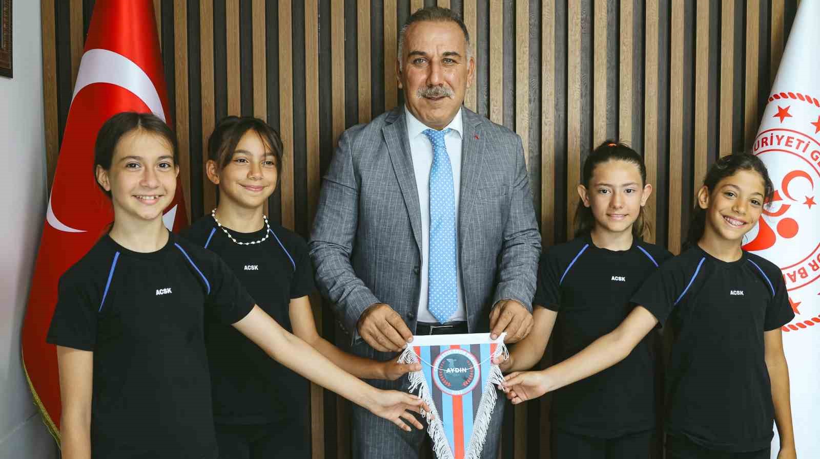 Aydın Gençlik ve Spor İl Müdürü Yığmatepe başarılı sporcuları ağırladı