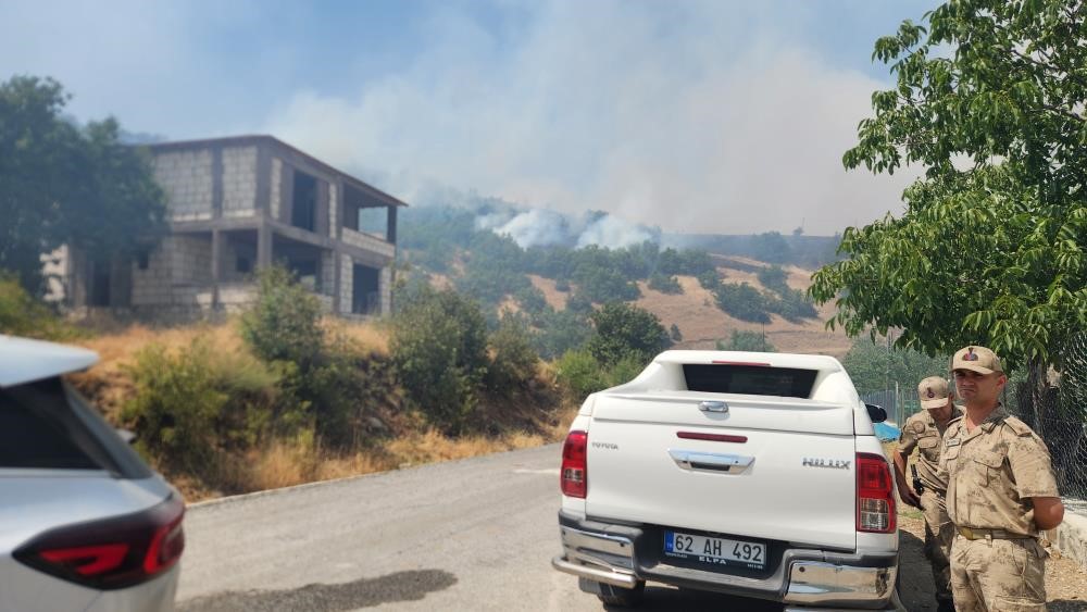 Tunceli’deki orman yangını söndürüldü