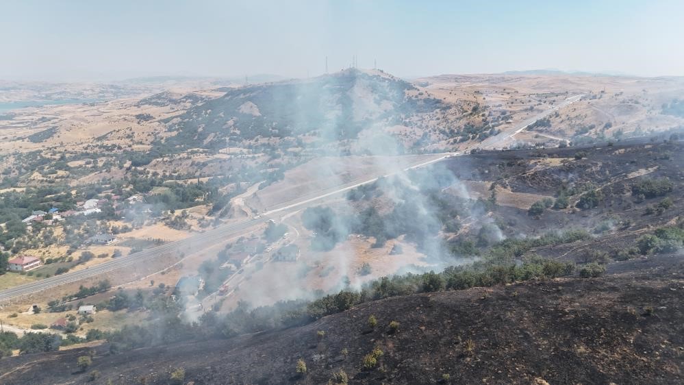 Tunceli’deki orman yangını söndürüldü
