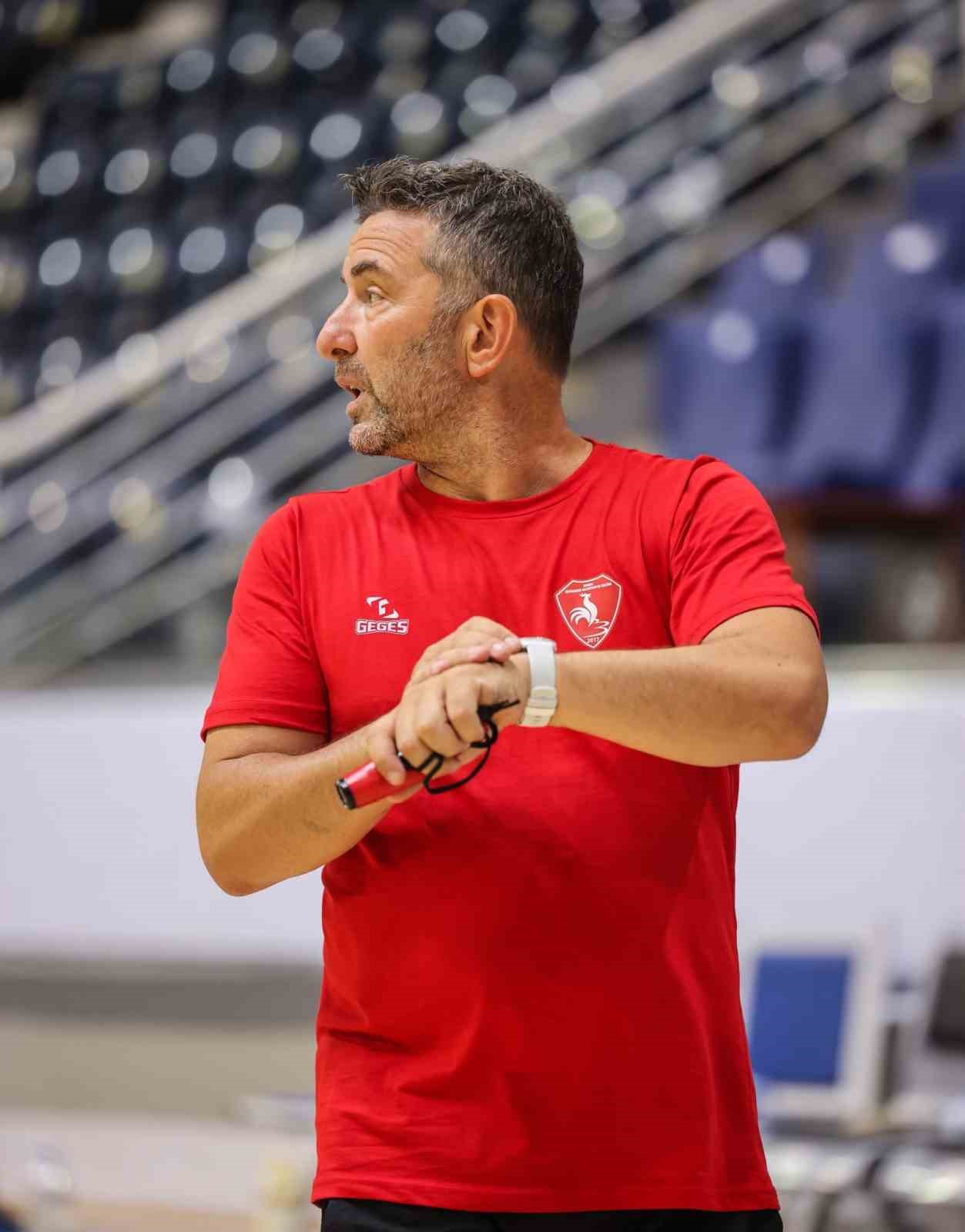 Denizli Büyükşehir Belediyespor Kadın Voleybol Takımı yeni sezon hazırlıklarına başladı