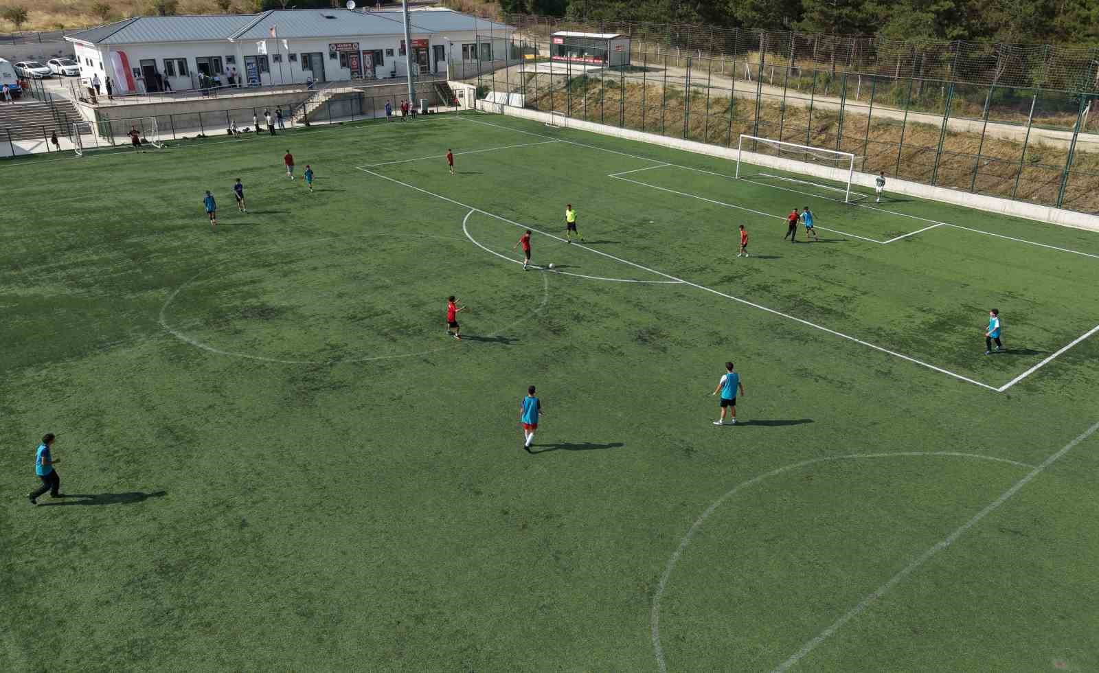 Kur’an kurslarında eğitim gören çocuklar futbol turnuvasında ter döktü