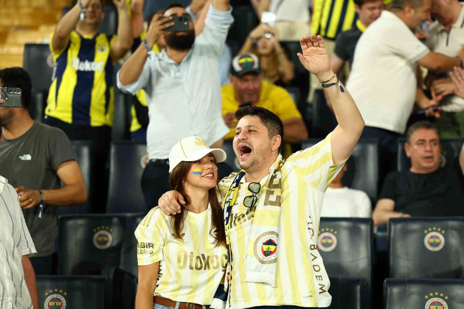 UEFA Şampiyonlar Ligi: Fenerbahçe: 1 - Sturm Graz: 0 (Maç devam ediyor)