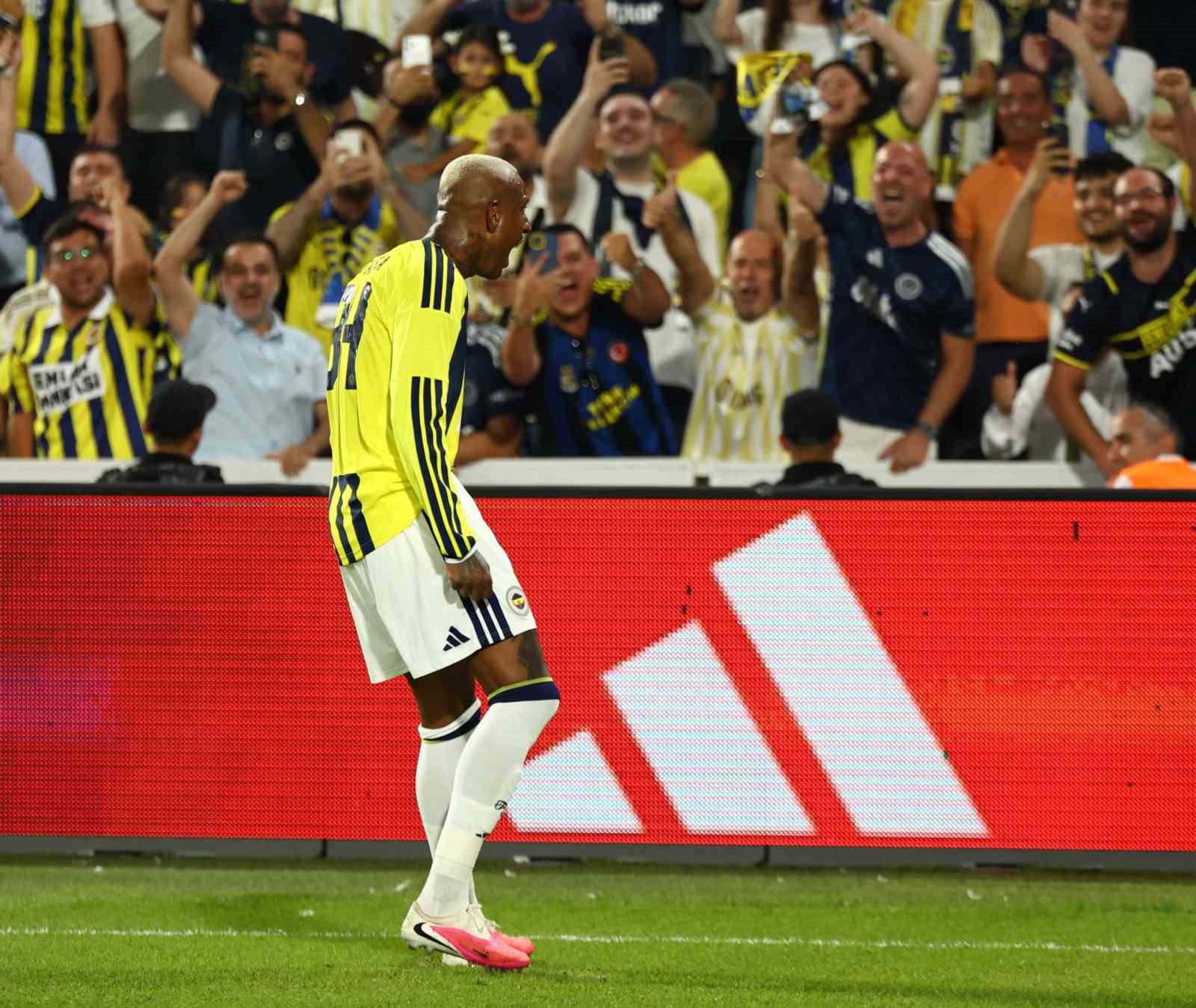 UEFA Şampiyonlar Ligi: Fenerbahçe: 1 - Sturm Graz: 0 (Maç devam ediyor)