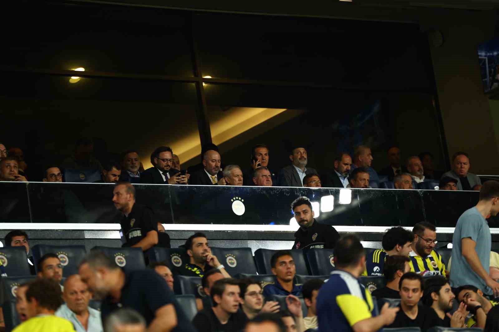 İsmail Kartal’dan 11’de iki değişiklik