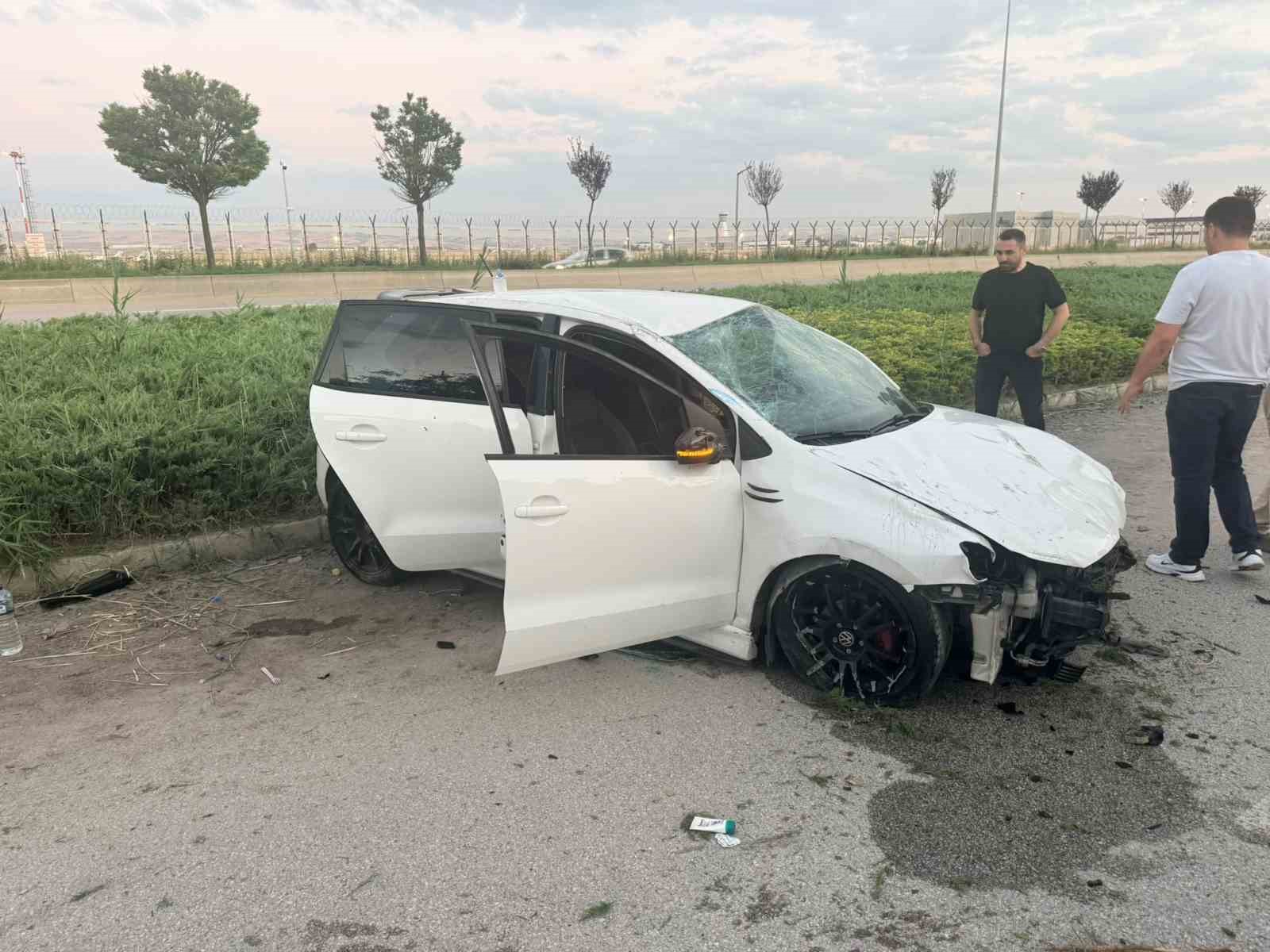 Ankara’da kontrolden çıkan otomobil takla attı: 2 yaralı