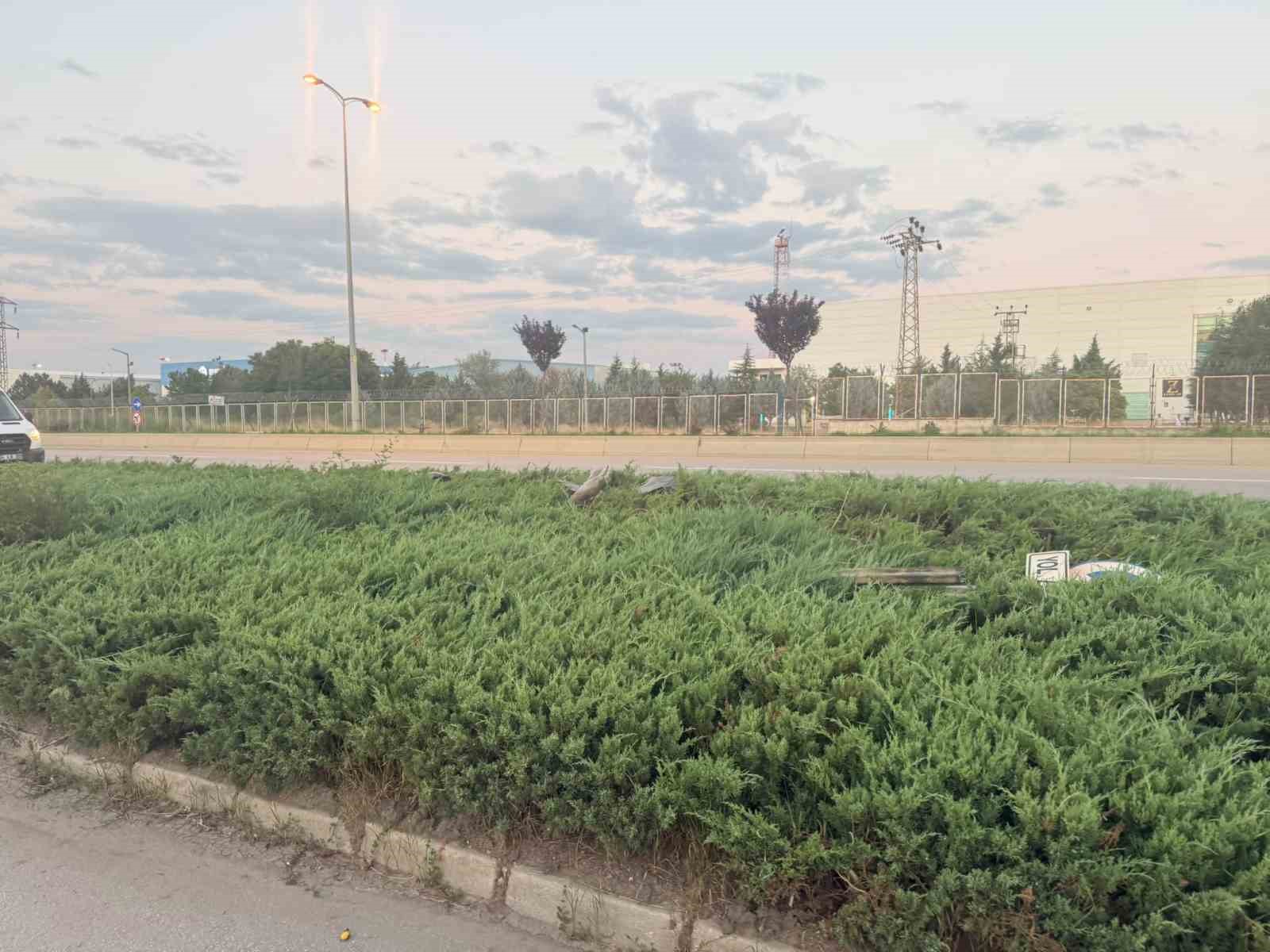 Ankara’da kontrolden çıkan otomobil takla attı: 2 yaralı